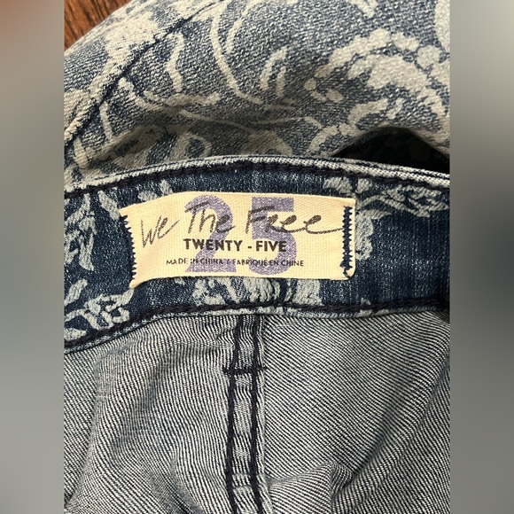 We The Free People Jeans Womens Denim Blue Flare Bell Bottom Floral Festival 25 - Picture 8 of 11